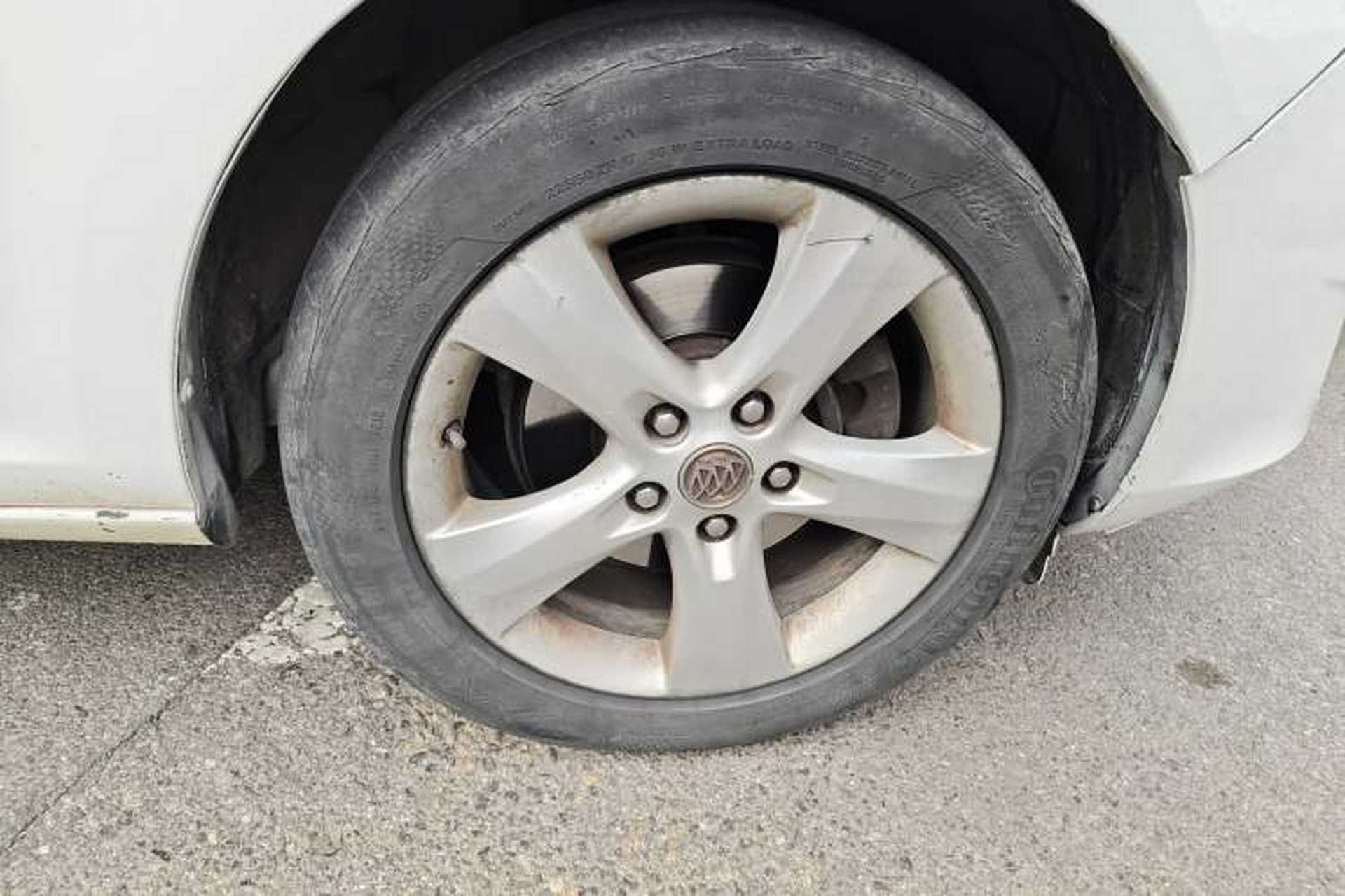 Used Buick GT 2013 XT 1.6T Automatic Fashion Sport Edition Right Front Wheel Hub
