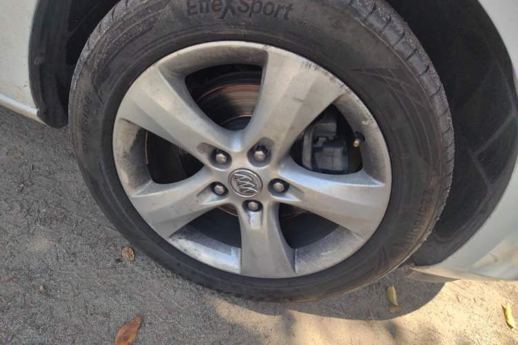 Used Buick GT 2013 XT 1.6T Automatic Fashion Sport Edition Right Front Wheel Hub