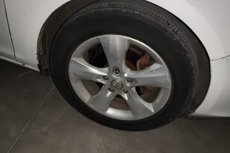 Used Buick GT 2013 XT 1.6T Automatic New Sharp Sport Edition Right Front Wheel Hub