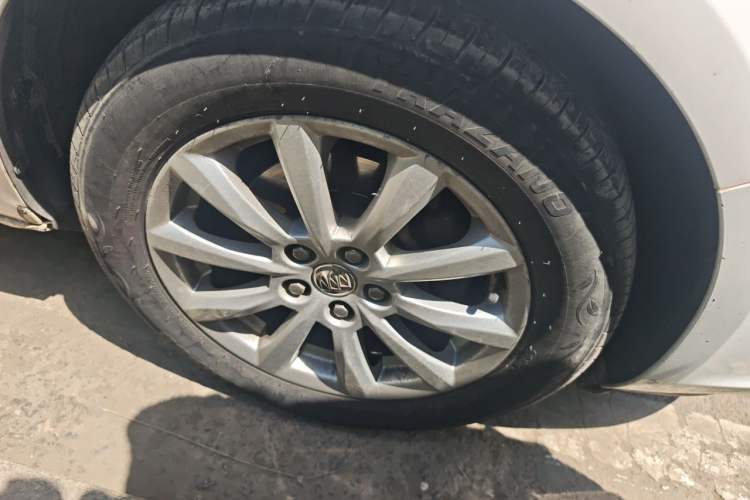 Used Buick GT 2013 GT 1.6L Automatic Fashion Edition Right Front Wheel Hub