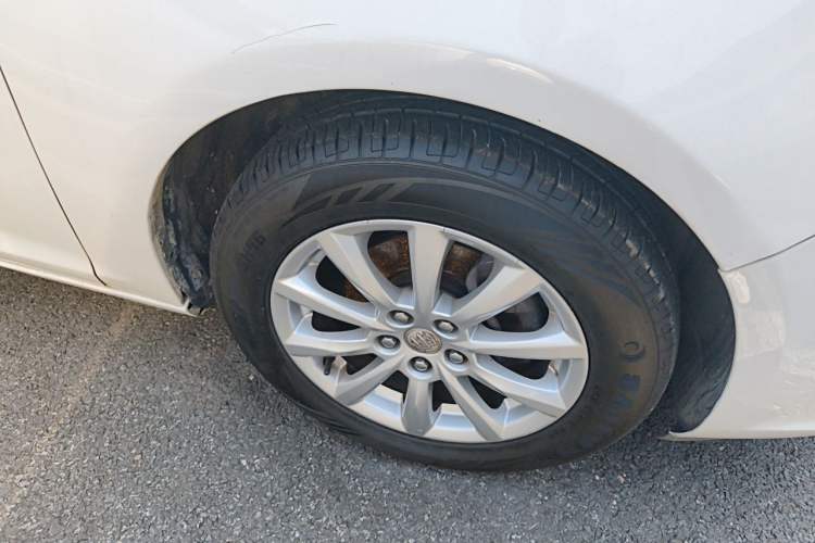 Used Buick GT 2013 GT 1.6L Automatic Fashion Edition Right Front Wheel Hub