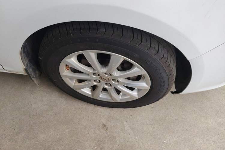Used Buick GT 2013 GT 1.6L Manual Entry-Level Model Right Front Wheel Hub