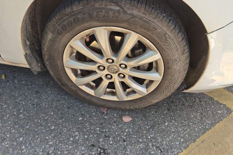 Used Buick GT 2013 GT 1.6L Automatic Fashion Edition Right Front Wheel Hub
