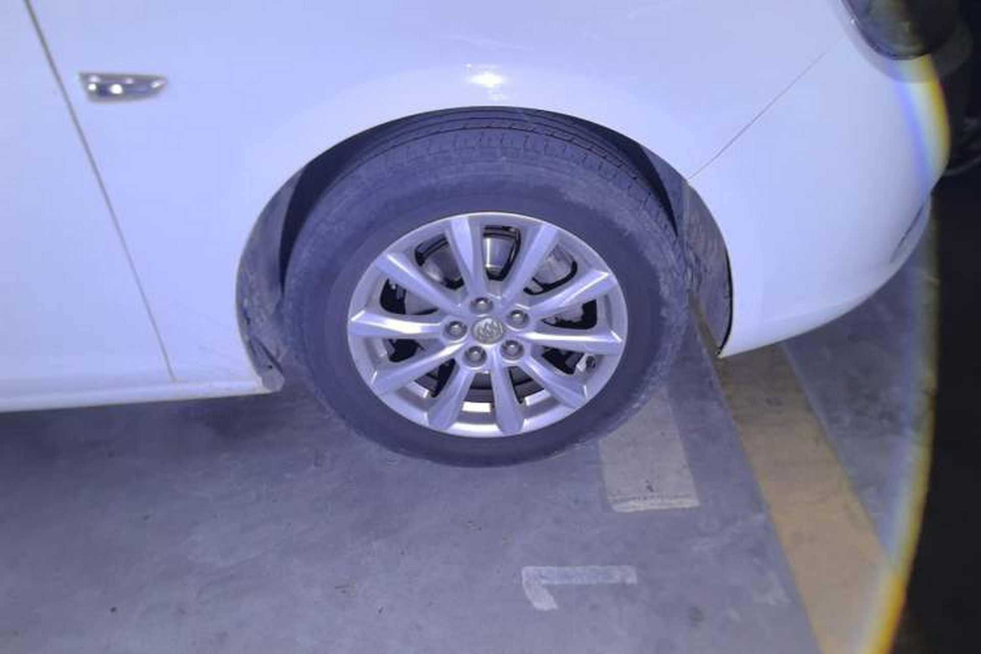 Used Buick GT 2013 GT 1.6L Automatic Fashion Edition Right Front Wheel Hub