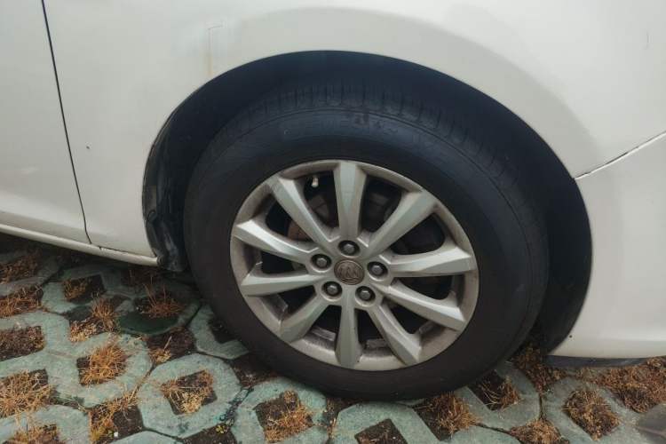 Used Buick GT 2013 GT 1.6L Automatic Fashion Edition Right Front Wheel Hub