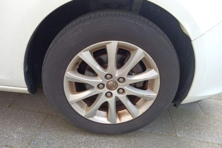 Used Buick GT 2013 XT 1.6L Automatic Fashion Edition Right Front Wheel Hub