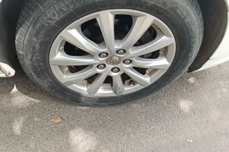 Used Buick GT 2013 GT 1.6L Manual Comfort Edition Right Front Wheel Hub
