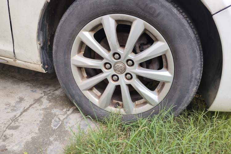 Used Buick GT 2013 GT 1.6L Automatic Fashion Edition Right Front Wheel Hub