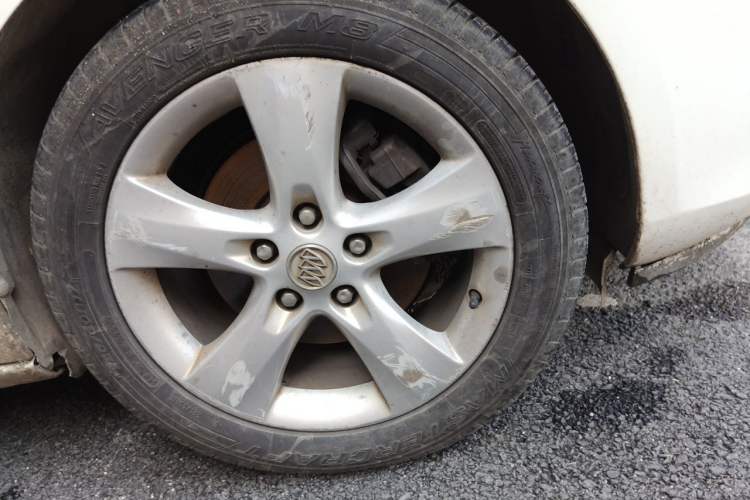 Used Buick GT 2013 XT 1.6T Automatic Fashion Sport Edition Right Front Wheel Hub
