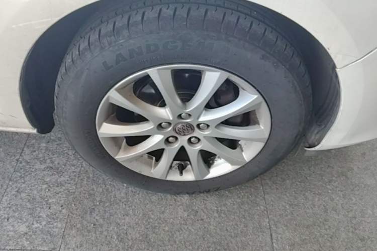 Used Buick GT 2013 XT 1.6L Automatic Fashion Edition Right Front Wheel Hub