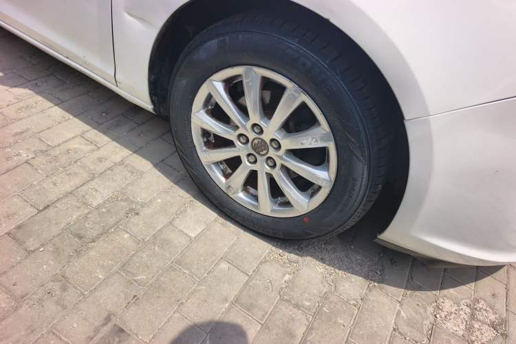 Used Buick GT 2013 GT 1.6L Automatic Fashion Edition Right Front Wheel Hub