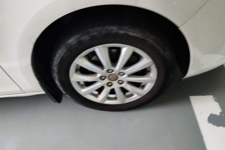 Used Buick GT 2013 GT 1.6L Automatic Fashion Edition Right Front Wheel Hub