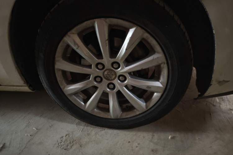 Used Buick GT 2013 GT 1.6L Automatic Fashion Edition Right Front Wheel Hub