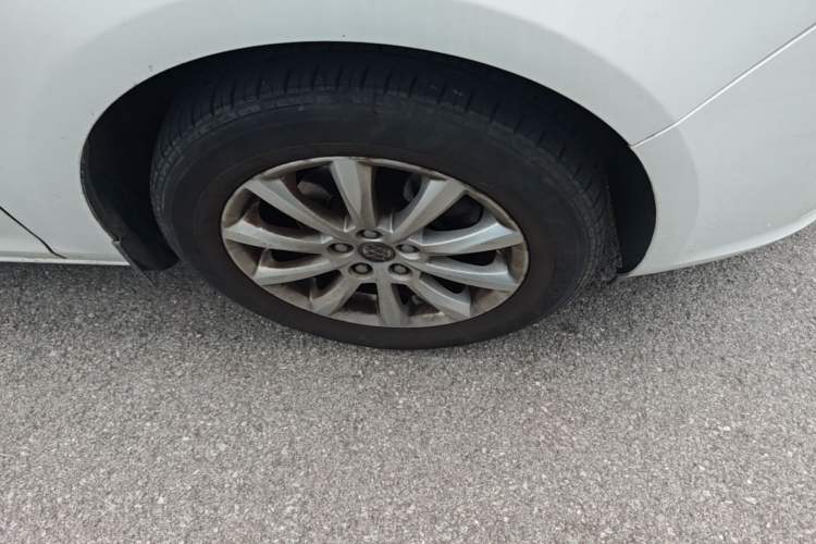 Used Buick GT 2013 GT 1.6L Automatic Fashion Edition Right Front Wheel Hub