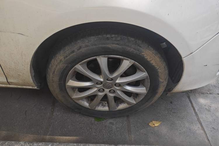 Used Buick GT 2013 XT 1.6L Automatic Fashion Edition Right Front Wheel Hub