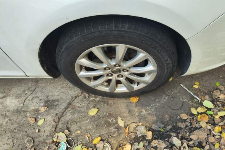 Used Buick GT 2013 GT 1.6L Automatic Fashion Edition Right Front Wheel Hub