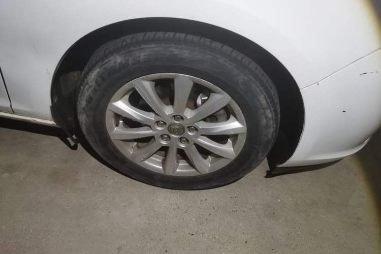 Used Buick GT 2013 GT 1.6L Manual Entry-Level Model Right Front Wheel Hub