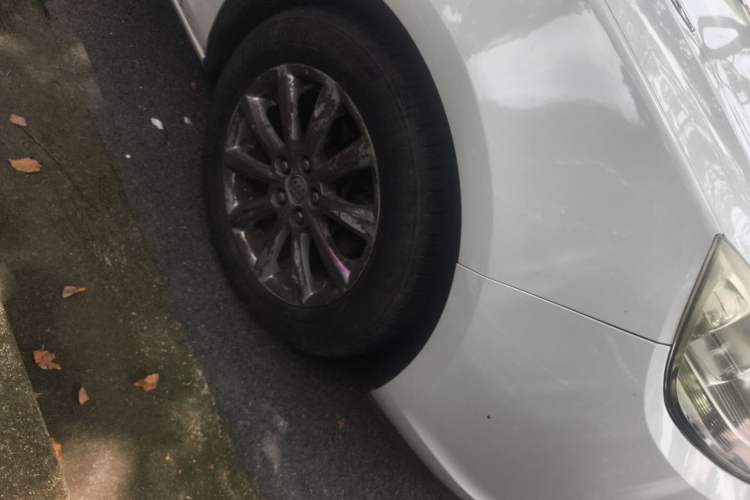 Used Buick GT 2013 GT 1.6L Manual Entry-Level Model Right Front Wheel Hub