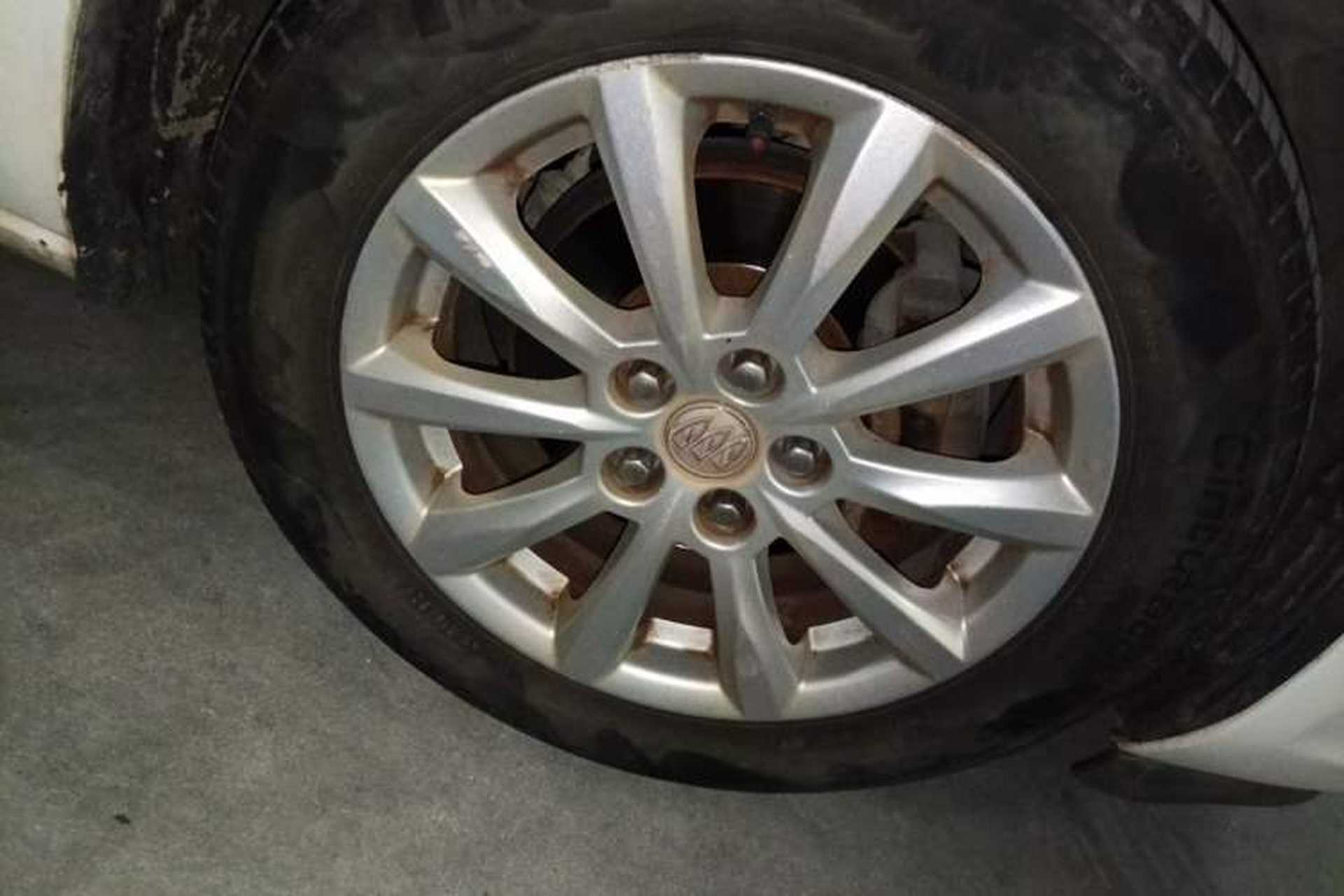 Used Buick GT 2013 GT 1.6L Manual Entry-Level Model Right Front Wheel Hub