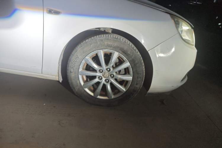 Used Buick GT 2013 GT 1.6L Manual Entry-Level Model Right Front Wheel Hub