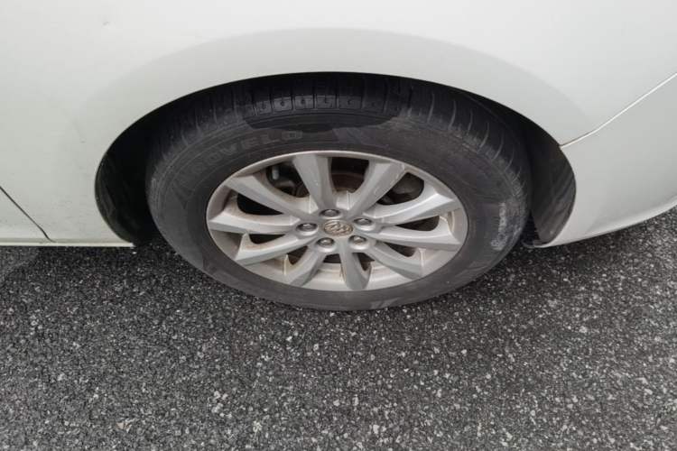 Used Buick GT 2013 GT 1.6L Manual Entry-Level Model Right Front Wheel Hub