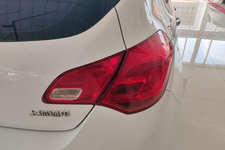 Used Buick GT 2013 XT 1.6L Automatic Fashion Edition Right Rear Taillight