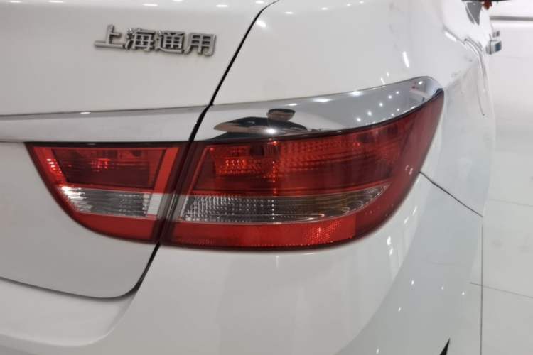 Used Buick GT 2013 GT 1.6L Manual Entry-Level Model Right Rear Taillight