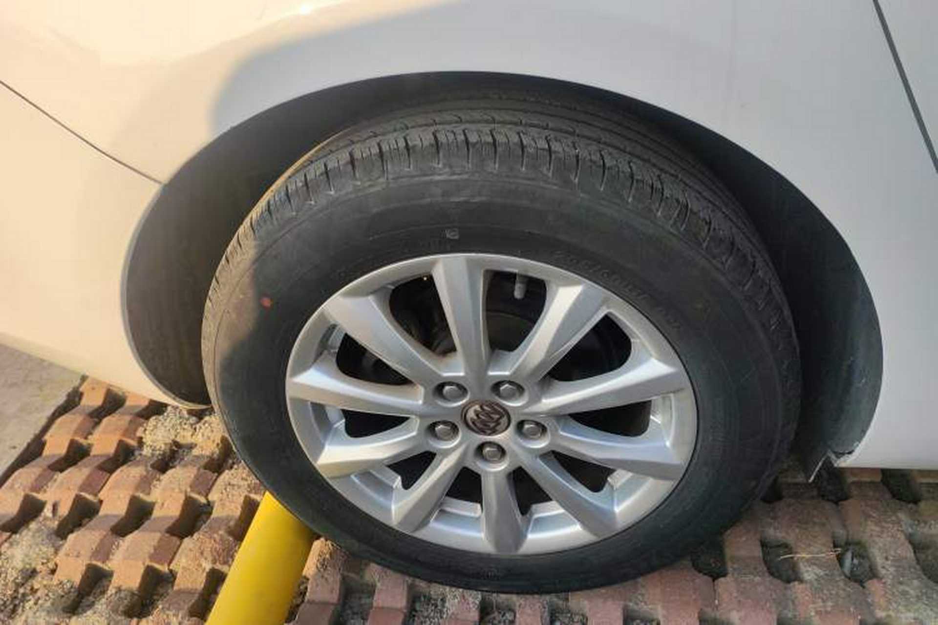 Used Buick GT 2013 GT 1.6L Automatic Fashion Edition Right Rear Wheel Hub