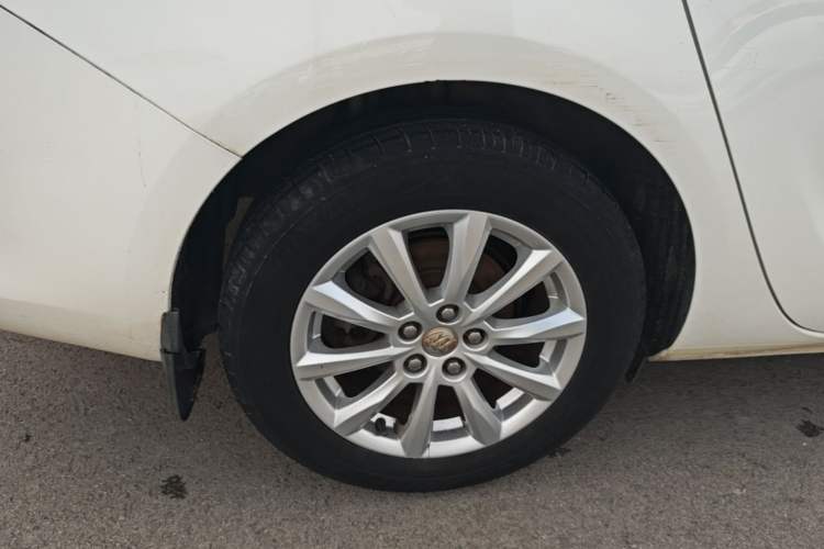 Used Buick GT 2013 GT 1.6L Manual Entry-Level Model Right Rear Wheel Hub