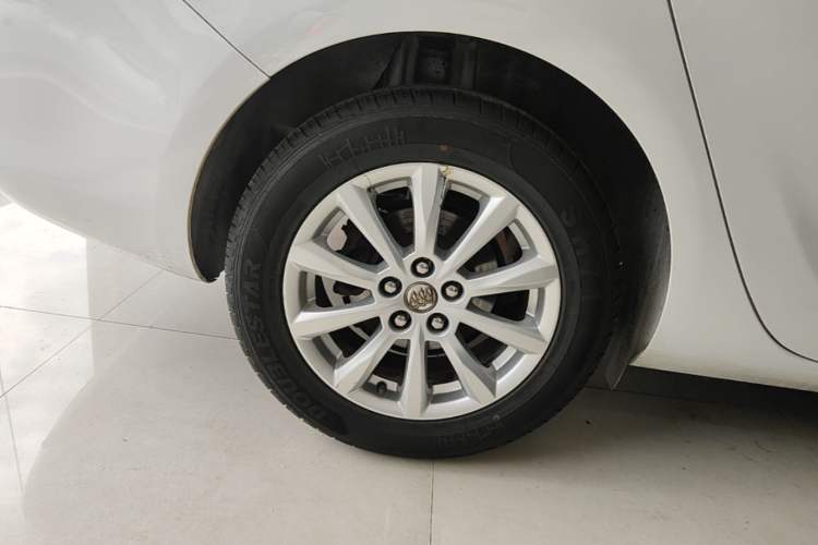 Used Buick GT 2013 GT 1.6L Automatic Fashion Edition Right Rear Wheel Hub