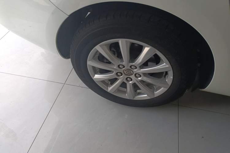 Used Buick GT 2013 GT 1.6L Automatic Fashion Edition Right Rear Wheel Hub