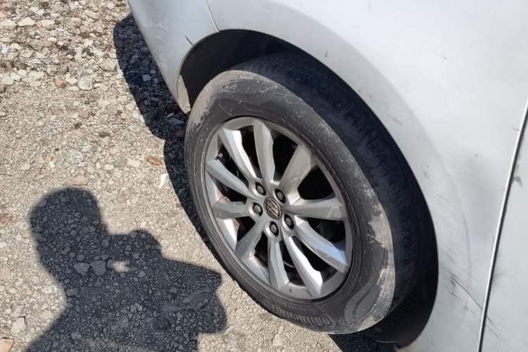 Used Buick GT 2013 GT 1.6L Automatic Fashion Edition Right Rear Wheel Hub