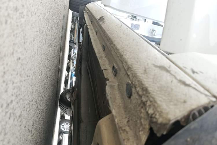 Used Buick GT 2013 GT 1.6L Manual Entry-Level Model Right Side Sill