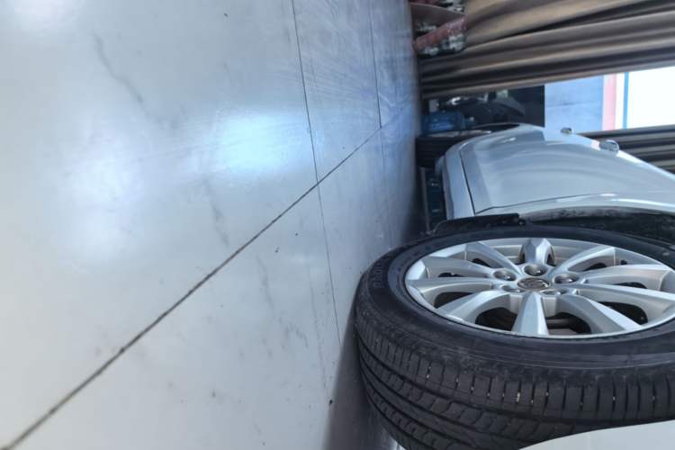 Used Buick GT 2013 GT 1.6L Automatic Fashion Edition Right Side Sill