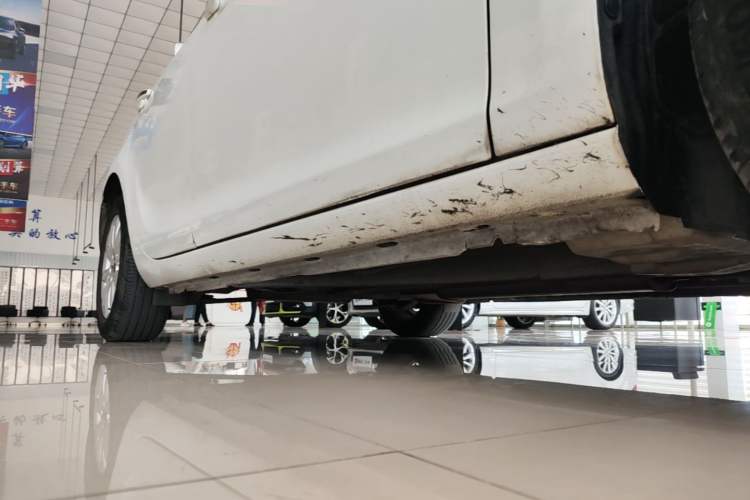 Used Buick GT 2013 GT 1.6L Manual Entry-Level Model Right Side Sill