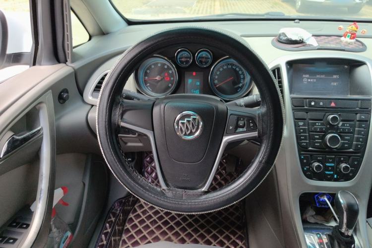 Used Buick GT 2013 XT 1.6L Automatic Fashion Edition Steering Wheel