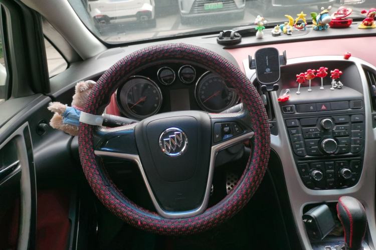 Used Buick GT 2013 XT 1.6T Automatic New Sharp Sport Edition Steering Wheel