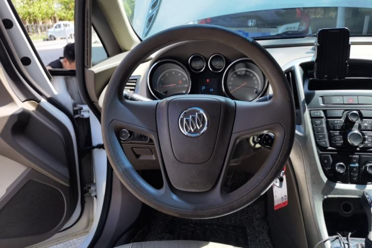Used Buick GT 2013 GT 1.6L Automatic Comfort Edition Steering Wheel