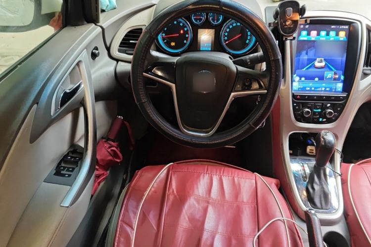 Used Buick GT 2013 XT 1.6L Automatic Fashion Edition Steering Wheel