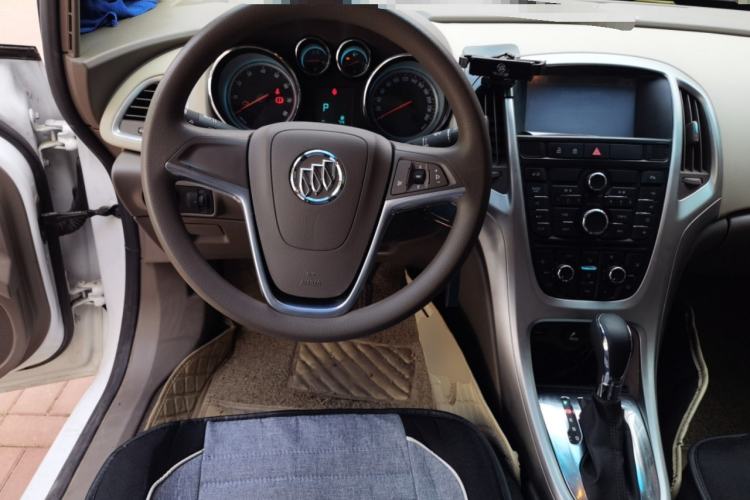 Used Buick GT 2013 GT 1.6L Automatic Fashion Edition Steering Wheel