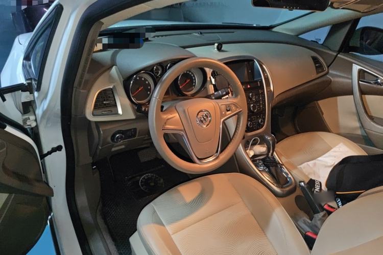 Used Buick GT 2013 GT 1.6L Automatic Fashion Edition Steering Wheel