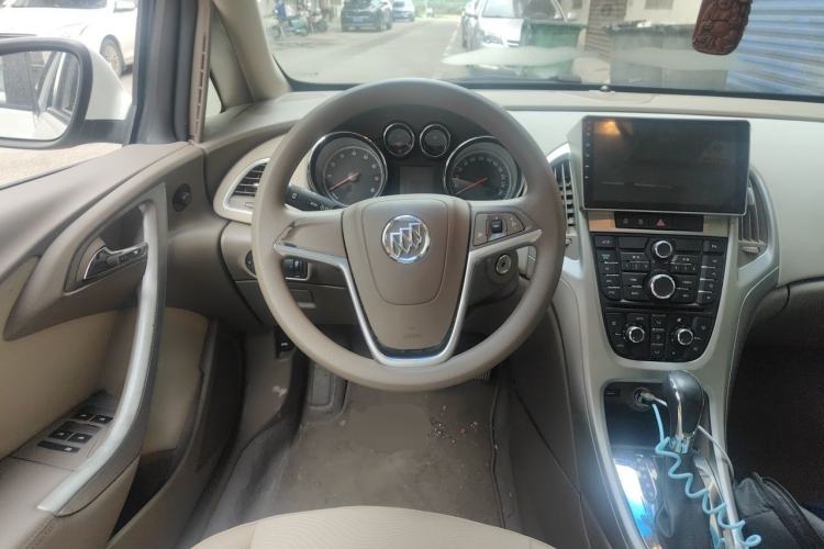 Used Buick GT 2013 GT 1.6L Automatic Fashion Edition Steering Wheel