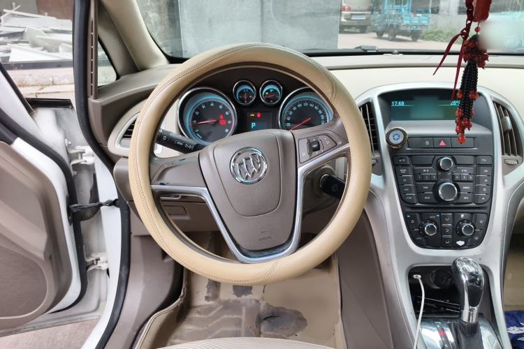Used Buick GT 2013 GT 1.6L Automatic Fashion Edition Steering Wheel
