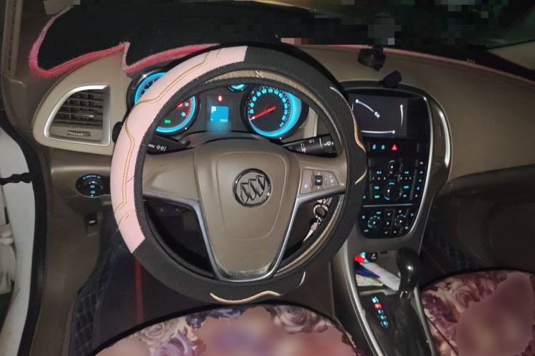 Used Buick GT 2013 GT 1.6L Automatic Fashion Edition Steering Wheel