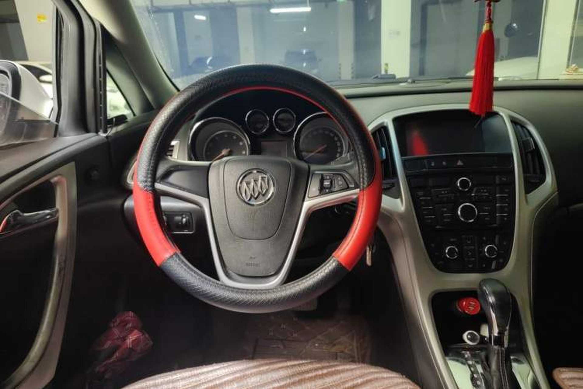 Used Buick GT 2013 XT 1.6L Automatic Fashion Edition Steering Wheel