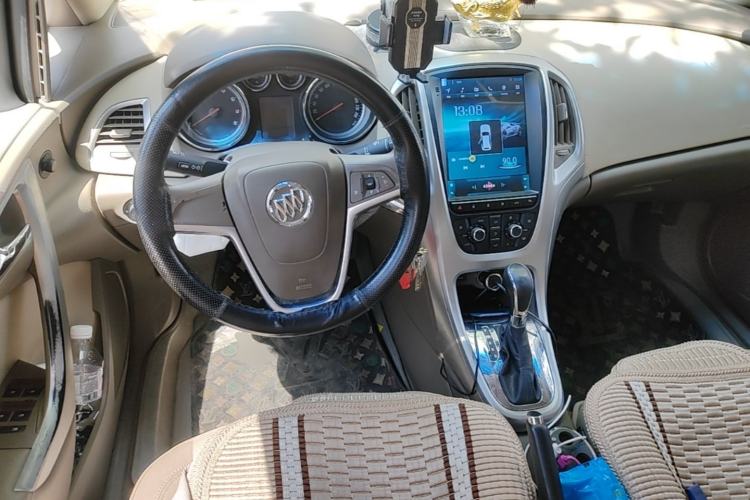 Used Buick GT 2013 GT 1.6L Automatic Fashion Edition Steering Wheel
