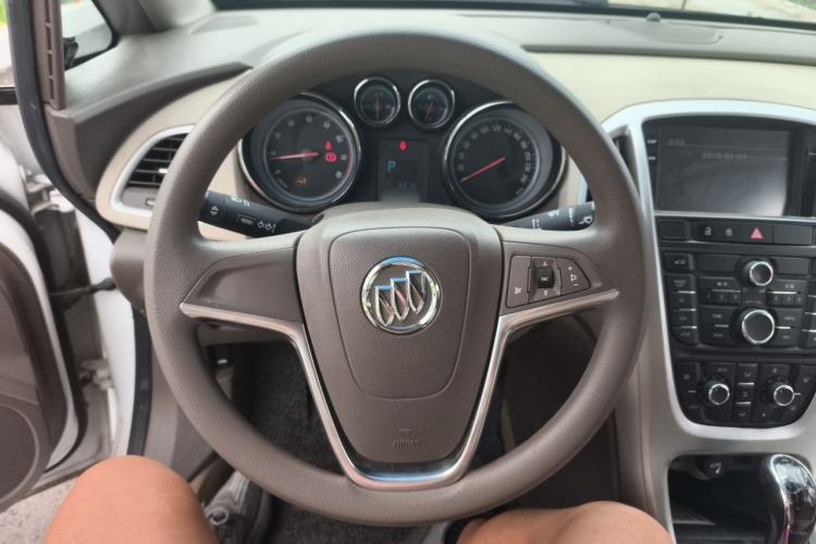 Used Buick GT 2013 GT 1.6L Automatic Fashion Edition Steering Wheel