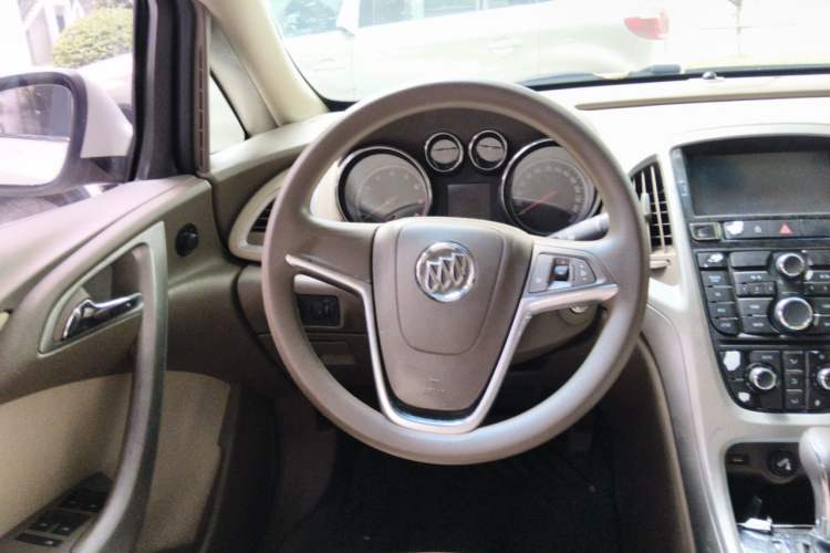 Used Buick GT 2013 GT 1.6L Automatic Fashion Edition Steering Wheel