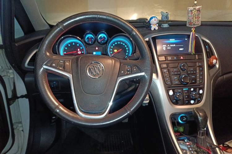 Used Buick GT 2013 GT 1.8L Automatic Fashion Edition Steering Wheel
