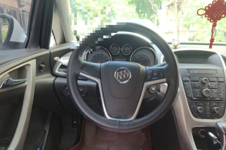 Used Buick GT 2013 XT 1.6L Automatic Fashion Edition Steering Wheel